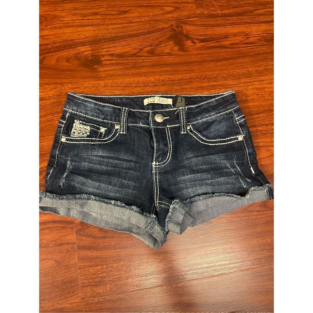 ZCO Embroidered denim shorts size 7. ￼